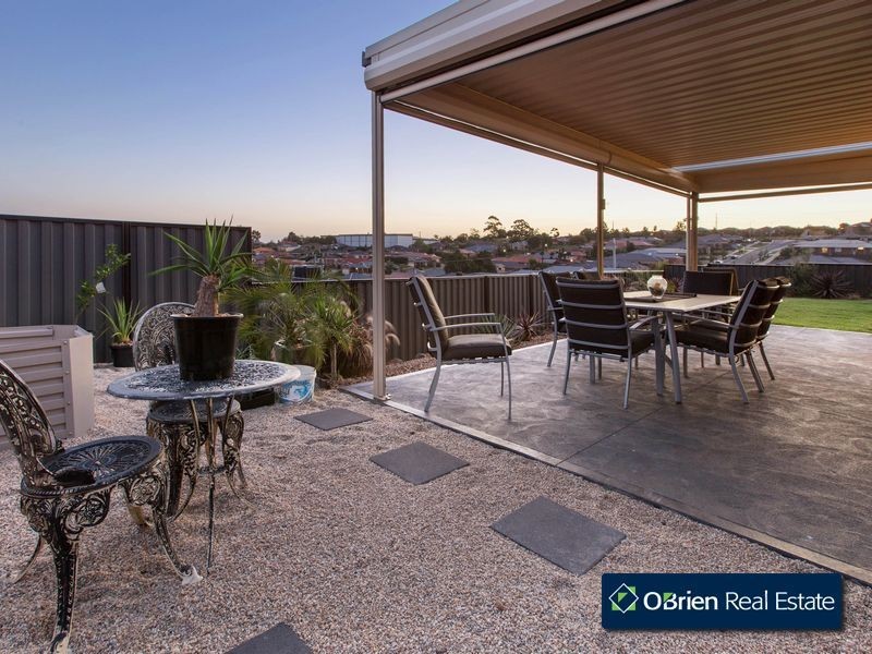 7 Powell Place, Pakenham VIC 3810