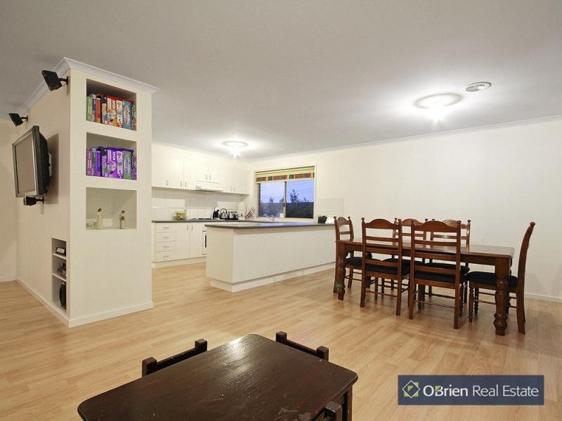 106 Langbourne Drive, Narre Warren South VIC 3805