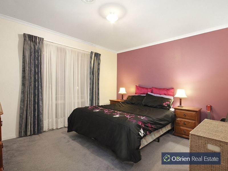 106 Langbourne Drive, Narre Warren South VIC 3805