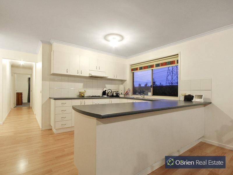 106 Langbourne Drive, Narre Warren South VIC 3805