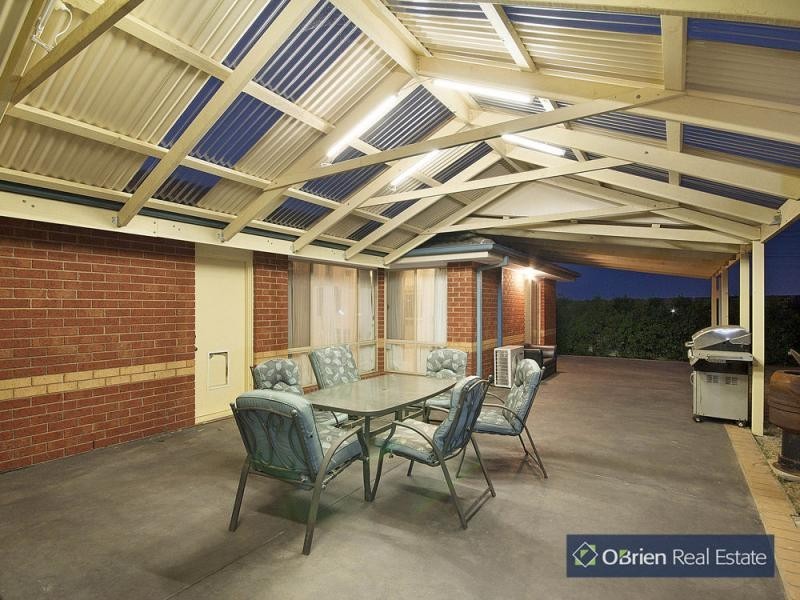 106 Langbourne Drive, Narre Warren South VIC 3805