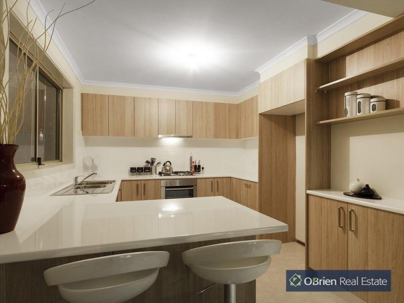 5 Yellowstone Close, Rowville VIC 3178