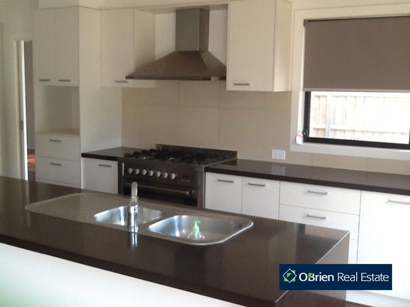 2 Norris Grove, Berwick VIC 3806