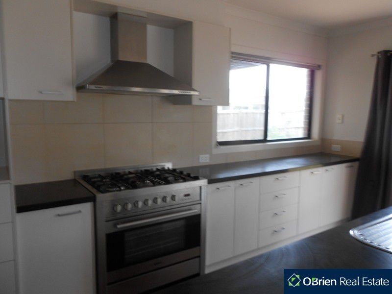 2 Norris Grove, Berwick VIC 3806