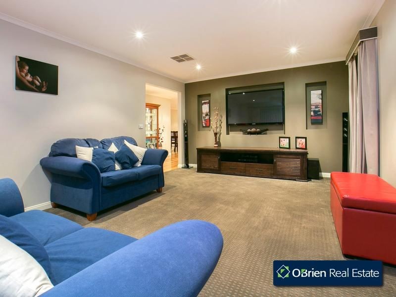 42 Royston Avenue, Berwick VIC 3806