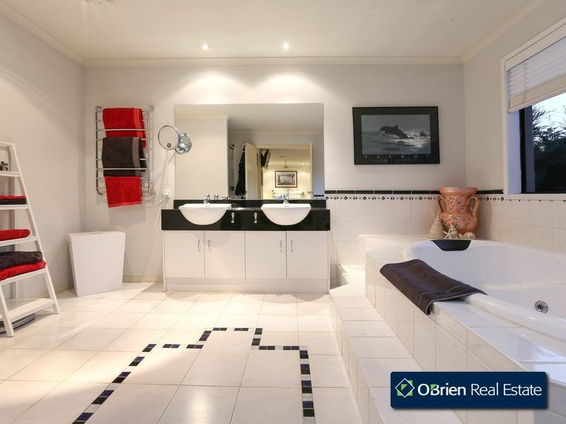 1 Hibberd Court, Berwick VIC 3806