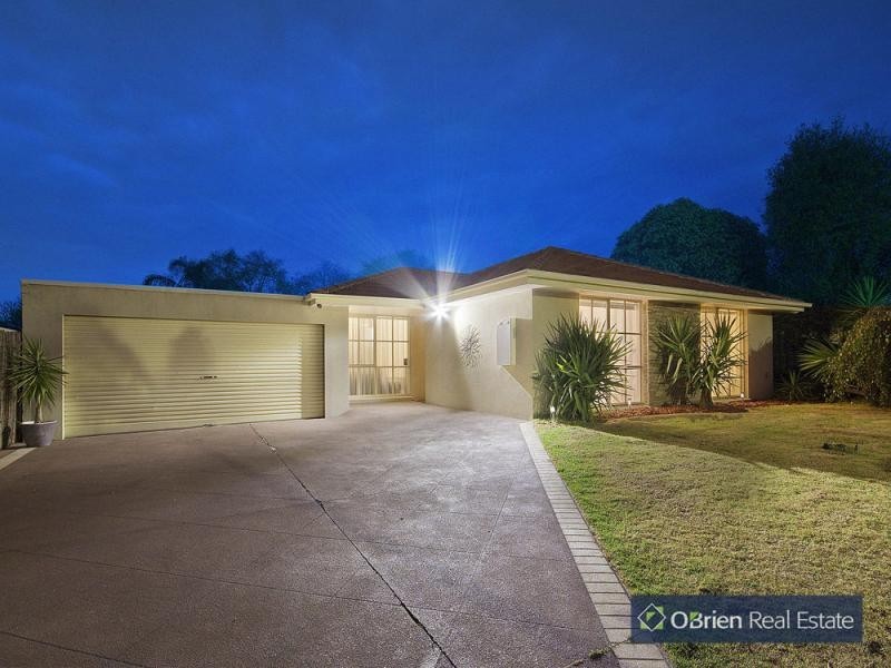 2 Oxenford Rise, Narre Warren South VIC 3805