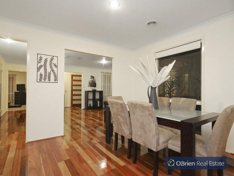 2 Oxenford Rise, Narre Warren South VIC 3805