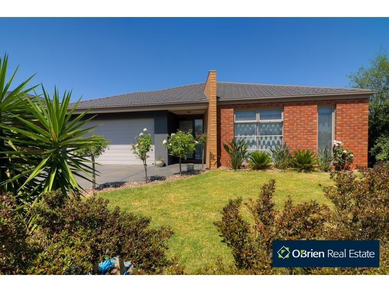 1 Bradford Drive, Cranbourne East VIC 3977