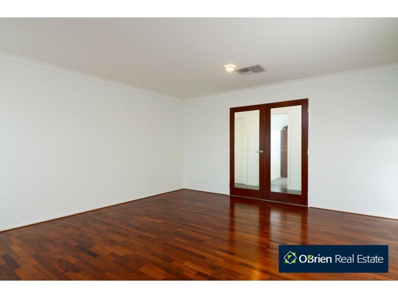 1 Bradford Drive, Cranbourne East VIC 3977