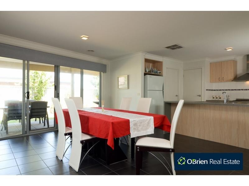 1 Bradford Drive, Cranbourne East VIC 3977