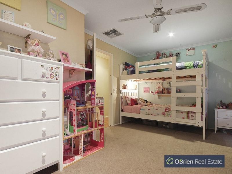 17 Lodge Crescent, Berwick VIC 3806