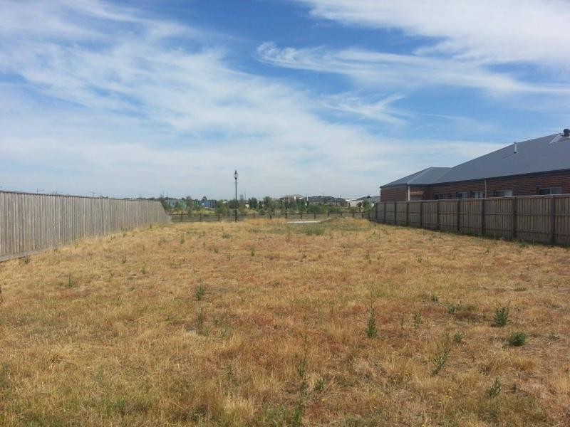 32 Hull Crescent, Pakenham VIC 3810