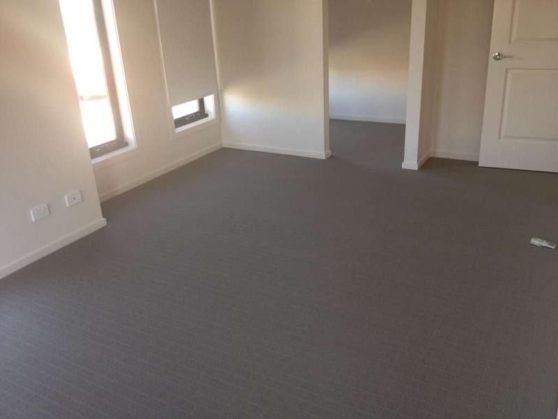 28 Stonebridge Lane, Pakenham VIC 3810