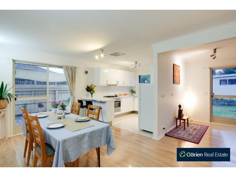 43 Courtenay Avenue, Cranbourne North VIC 3977