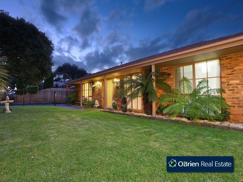 5 Lawson Close, Cranbourne VIC 3977