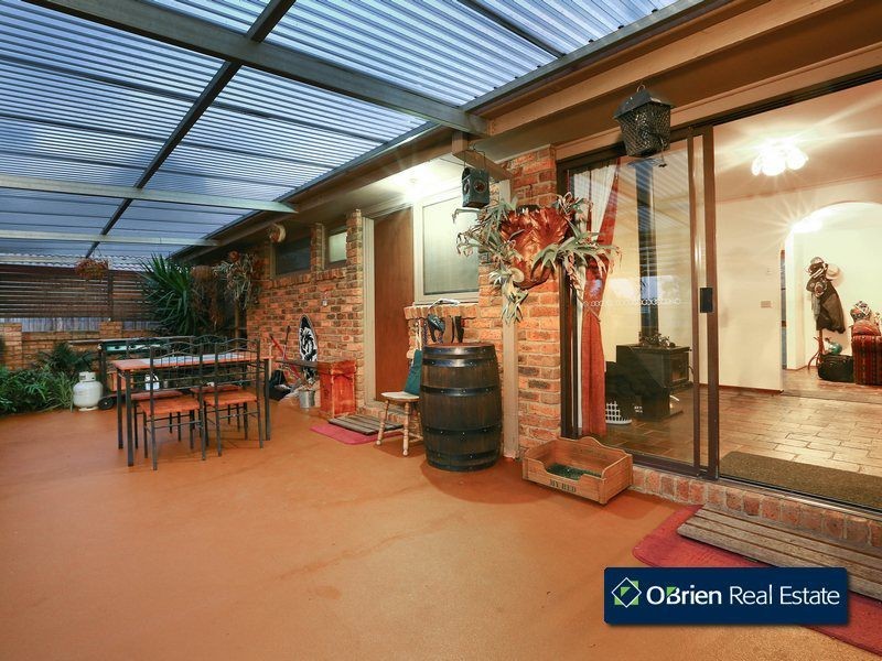 5 Lawson Close, Cranbourne VIC 3977