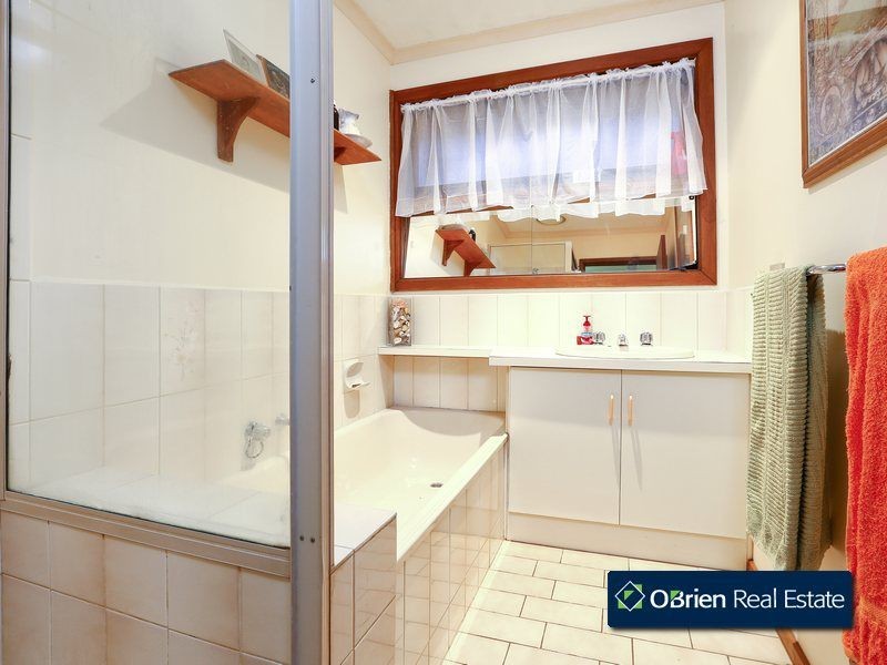 5 Lawson Close, Cranbourne VIC 3977