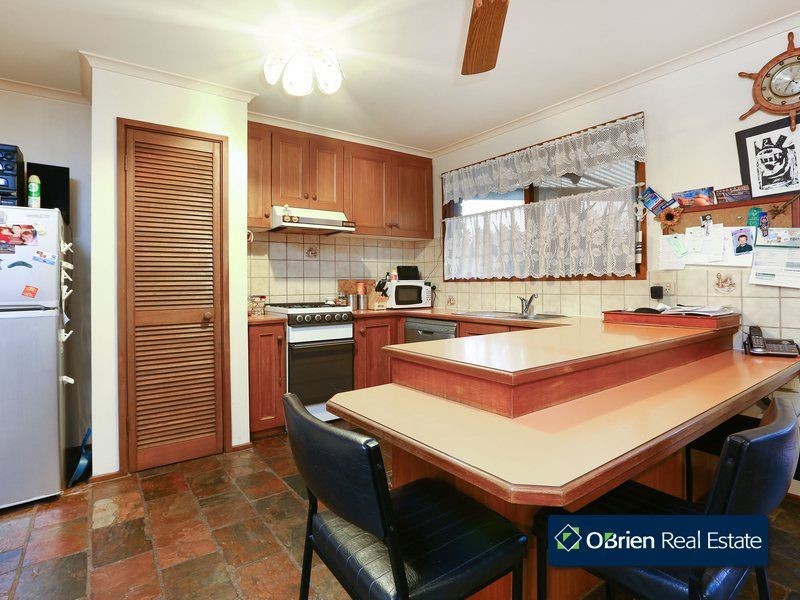 5 Lawson Close, Cranbourne VIC 3977