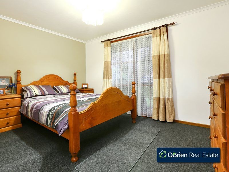 5 Lawson Close, Cranbourne VIC 3977