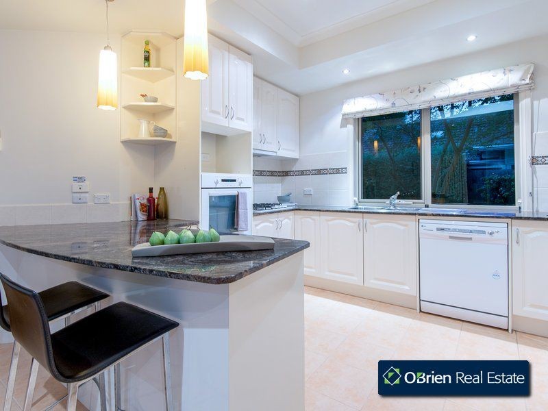 1/49 Lyall Road, Berwick VIC 3806