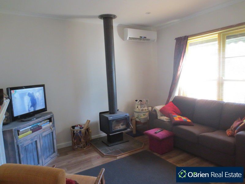 16 Salisbury Street, Lang Lang VIC 3984