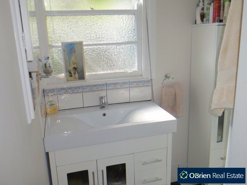 16 Salisbury Street, Lang Lang VIC 3984