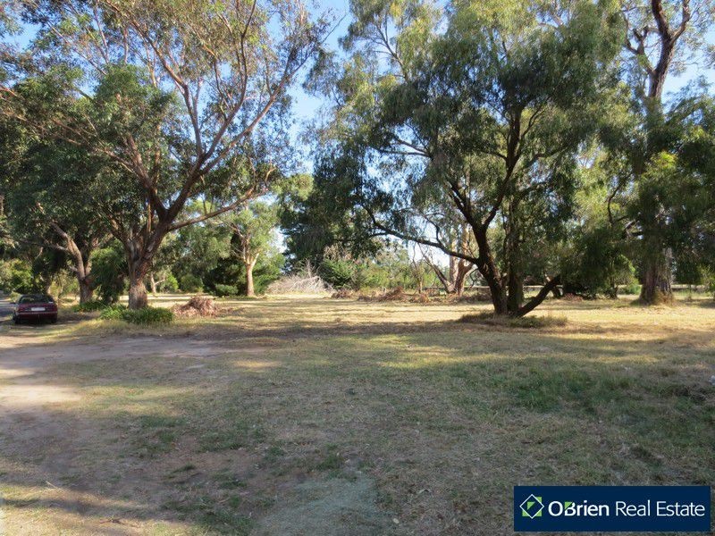 16 Salisbury Street, Lang Lang VIC 3984