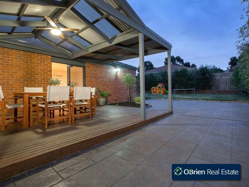 28 Sallybrook Circuit, Narre Warren VIC 3805