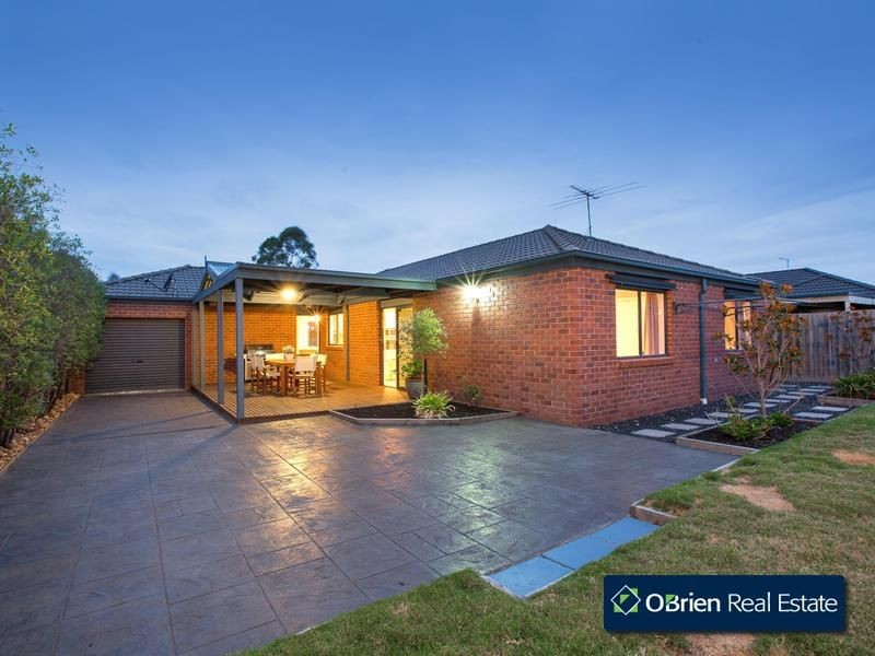 28 Sallybrook Circuit, Narre Warren VIC 3805