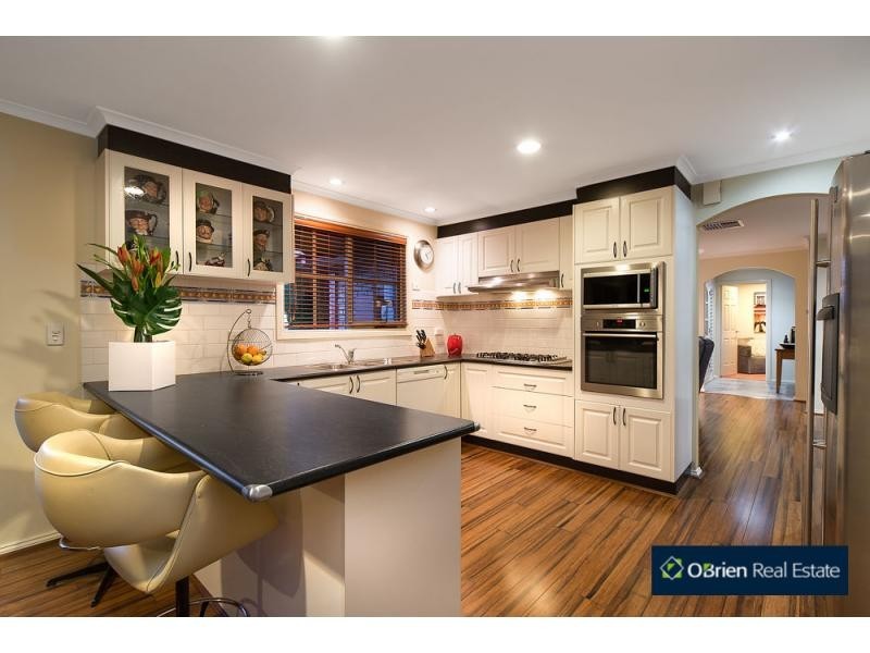 15 Bianco Court, Cranbourne North VIC 3977