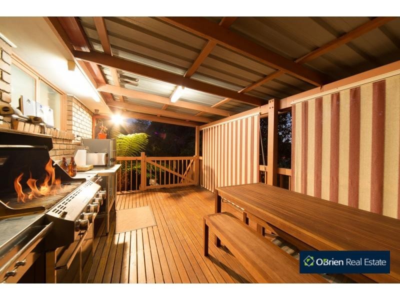 15 Bianco Court, Cranbourne North VIC 3977