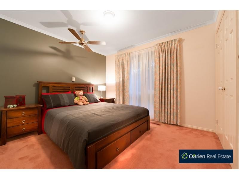 15 Bianco Court, Cranbourne North VIC 3977