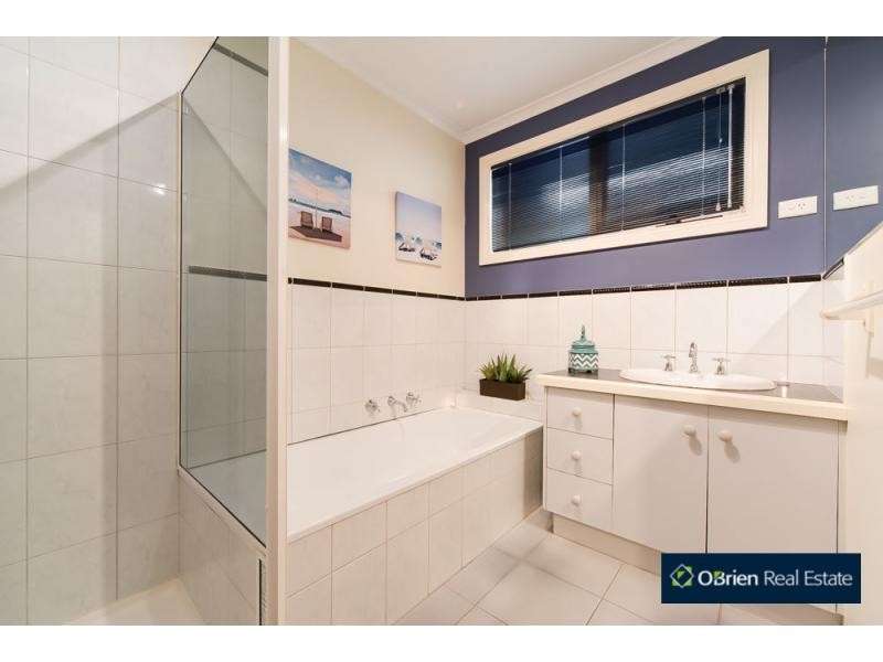 15 Bianco Court, Cranbourne North VIC 3977
