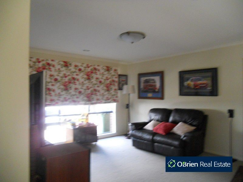 11 Eucumbene Drive, Berwick VIC 3806