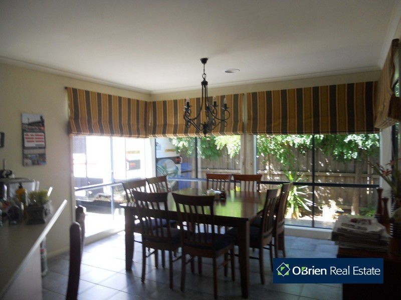 11 Eucumbene Drive, Berwick VIC 3806