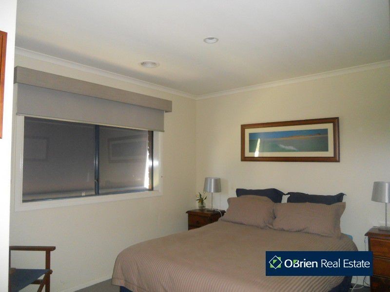 11 Eucumbene Drive, Berwick VIC 3806