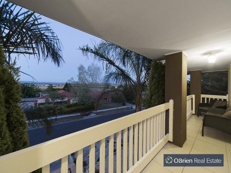 32 Blackwood Drive, Hampton Park VIC 3976