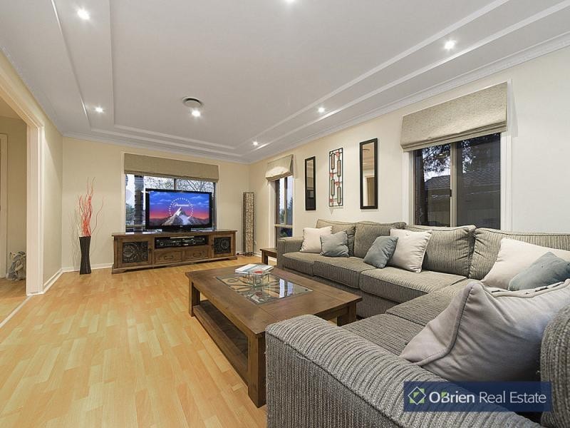 32 Blackwood Drive, Hampton Park VIC 3976