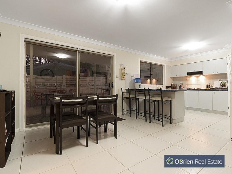 32 Blackwood Drive, Hampton Park VIC 3976