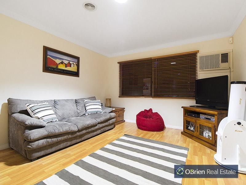 32 Blackwood Drive, Hampton Park VIC 3976