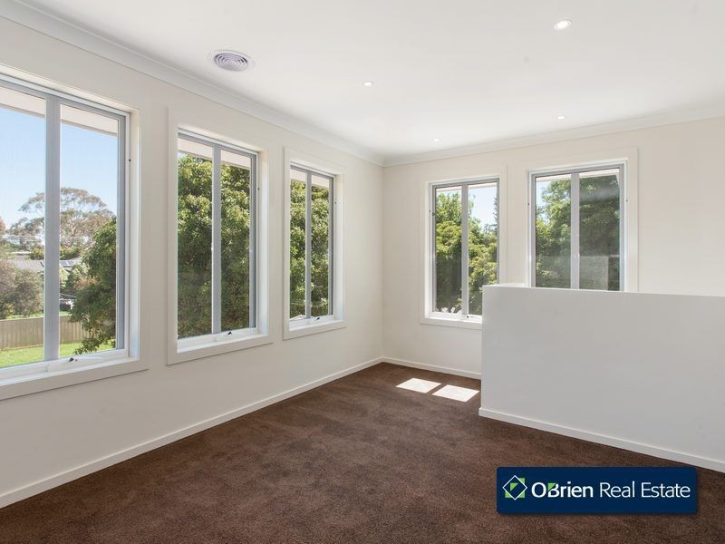 1 Roundhay Court, Berwick VIC 3806