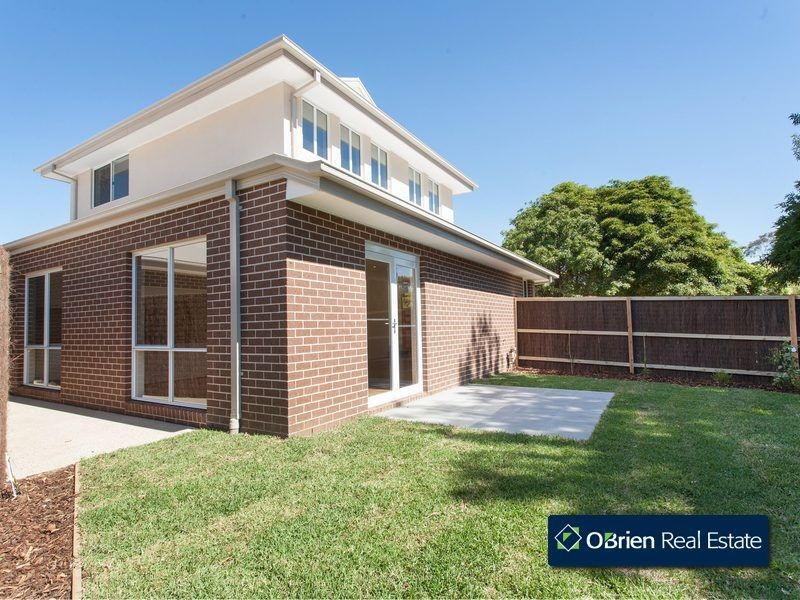 1 Roundhay Court, Berwick VIC 3806