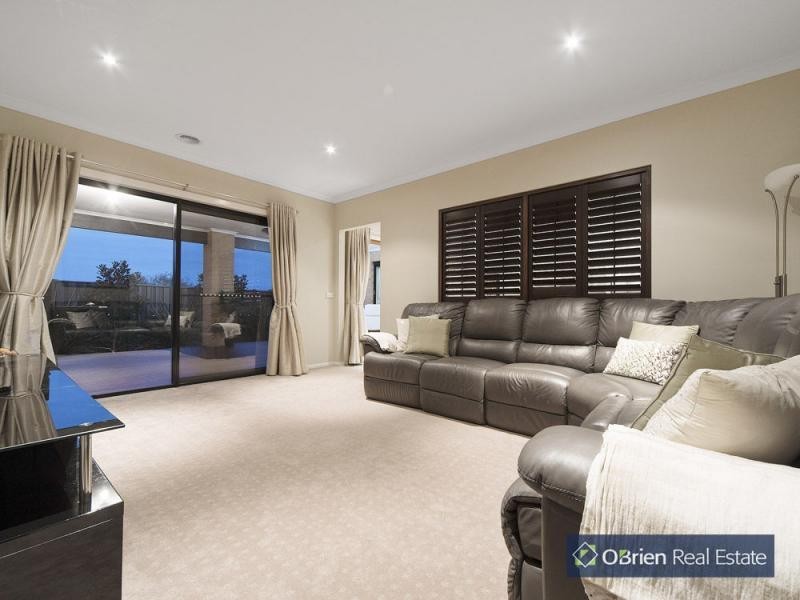 3 Moss Street, Cranbourne North VIC 3977