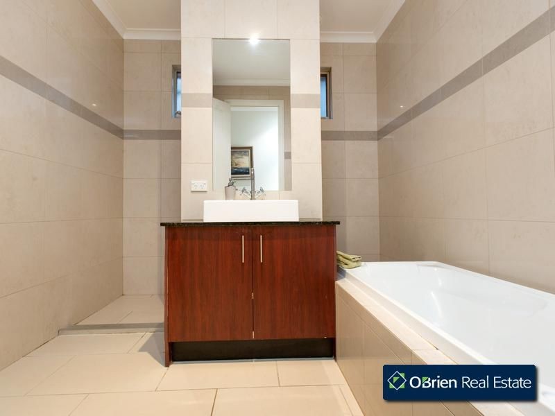 66 Whistler Drive, Berwick VIC 3806