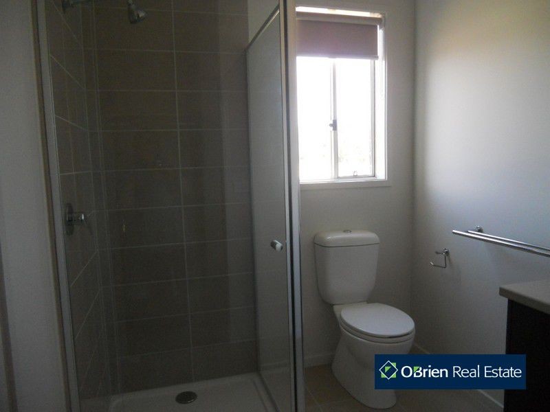 3 Amber Way, Officer VIC 3809