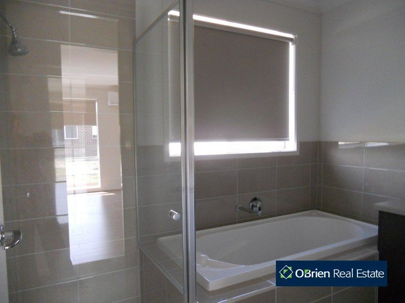 3 Amber Way, Officer VIC 3809
