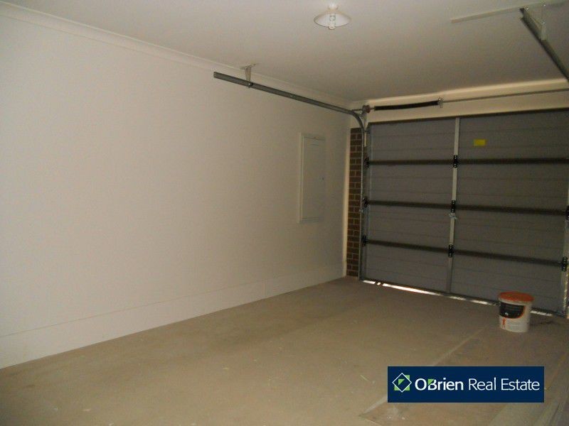 3 Amber Way, Officer VIC 3809