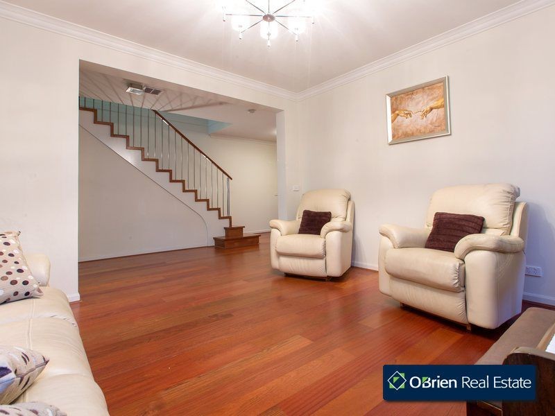 28 Lakeside Drive, Berwick VIC 3806