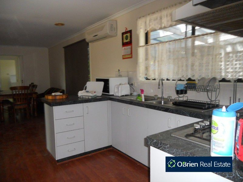 24 Homestead Road, Berwick VIC 3806